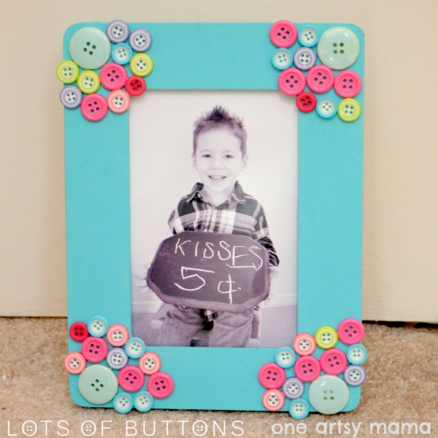 Mother's Day Picture Ideas
 Mother’s Day Button Frame