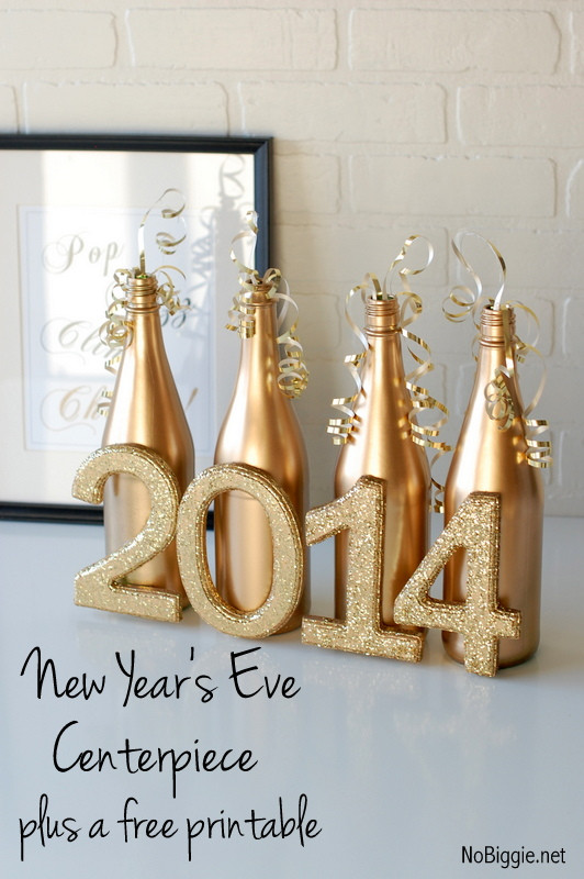 New Year Centerpiece Ideas
 NYE free printable and centerpiece