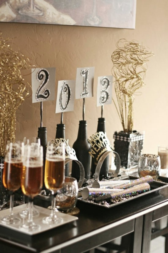 New Year Centerpiece Ideas
 28 Fun and Easy DIY New Year’s Eve Party Ideas DIY & Crafts