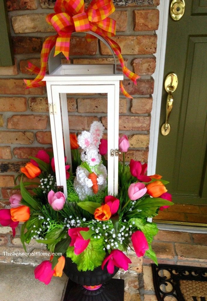 Spring Ideas Pictures
 I adore this bunny and the tulip decorations on this porch