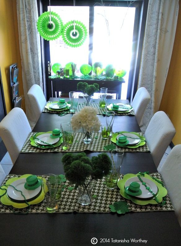 St Patrick's Day Decoration Ideas
 St Patrick s Day table decor and centerpiece ideas Fun
