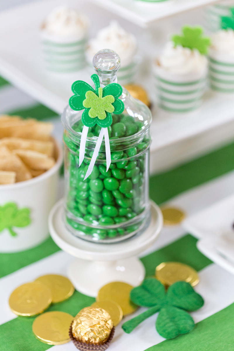 St Patrick's Day Food Ideas For Parties
 Fun & Cute St Patrick s Day Party Ideas