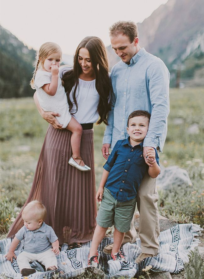 Summer Family Picture Outfit Ideas
 Mountainside Family s
