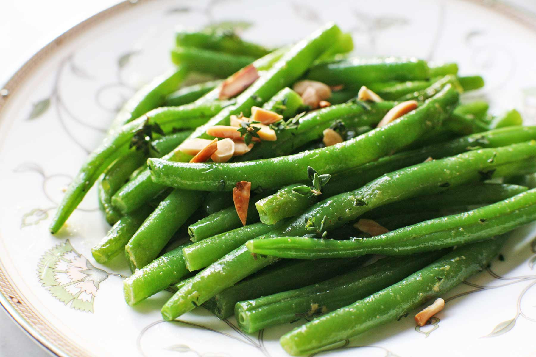 Thanksgiving Green Bean Recipe
 Green Beans with Almonds and Thyme Recipe