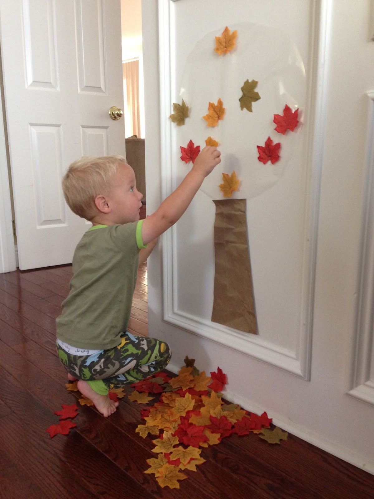 Toddler Fall Craft Ideas
 Toddler Approved Easy Fall Tree Activity for Toddlers