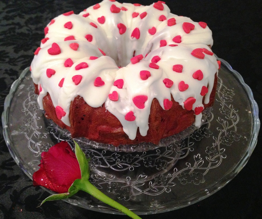 Valentines Day Cake Design
 Valentine’s Day Hidden Heart Design Red Velvet Bundt Cake