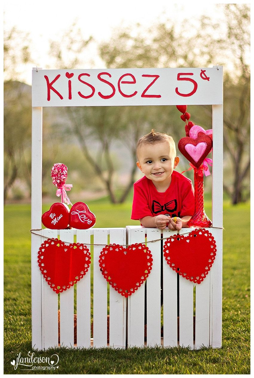 Valentines Day Photography Ideas
 Valentines Day Mini Session Kissing Booth Phoenix AZ