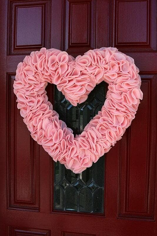 Valentines Day Wreath Ideas
 8 DIY Valentine s Day Wreath Ideas