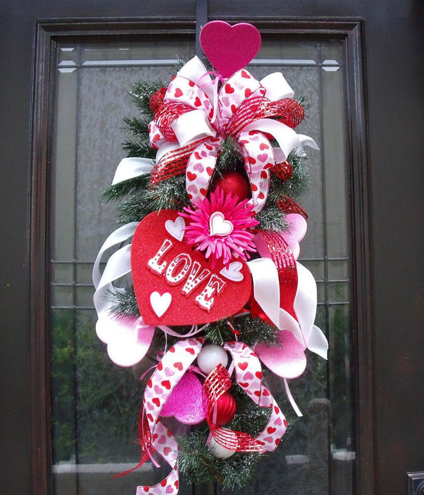 Valentines Day Wreath Ideas
 Valentine Wreath Valentine s Day Door Wreath Candy