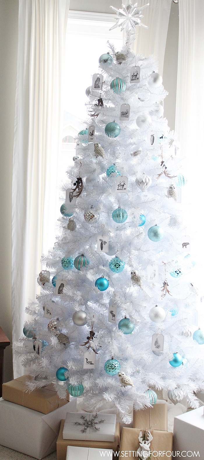 White Christmas Tree Ideas
 25 Non Traditional Christmas Decorating Ideas