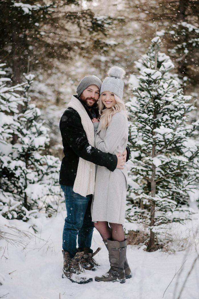 Winter Engagement Photo Ideas
 We re Totally Obsessed with These Winter Engagement
